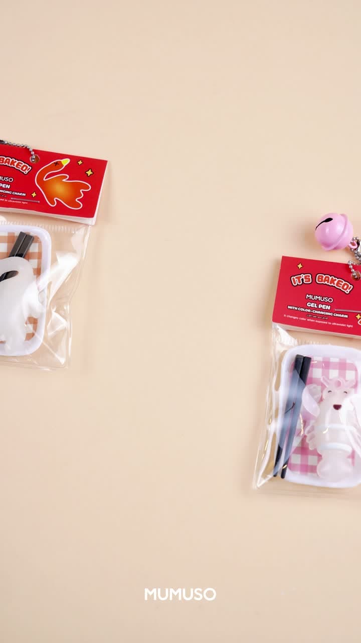 Capybara notebook and gel pen charm, detail